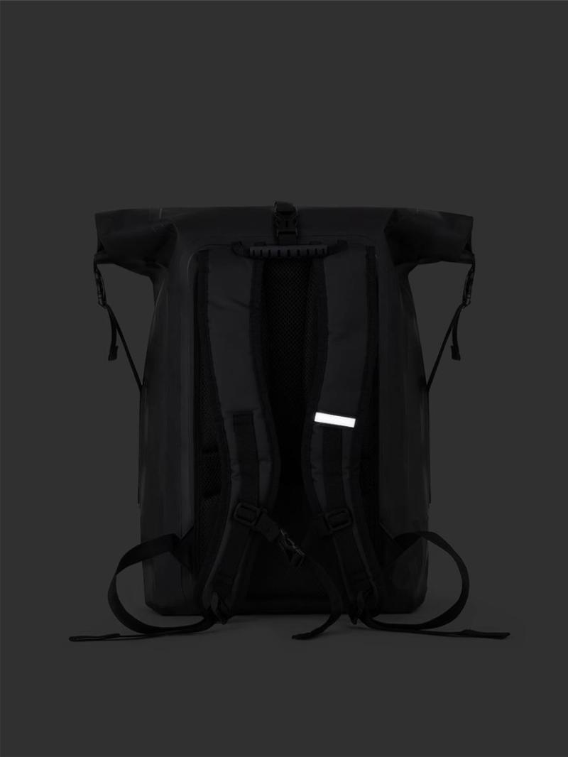 MANTO NEW YORK backpack -reflective
